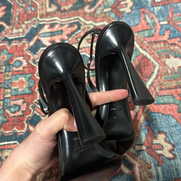 LIKE NEW Saint Laurent Nova Sandal in Nero size 37.5 / US 7.5 - Picture 10 of 11